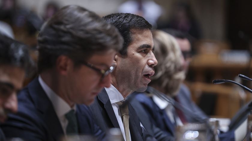 Leitão Amaro responde ao Chega: “É falsa a ligação entre crime e imigração"