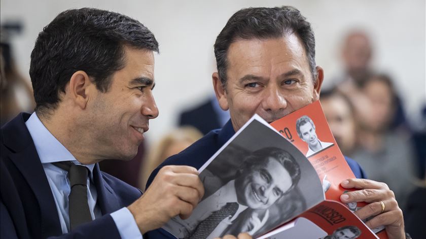 Sondagem coloca AD com 38,5%, PS a subir e Chega a cair
