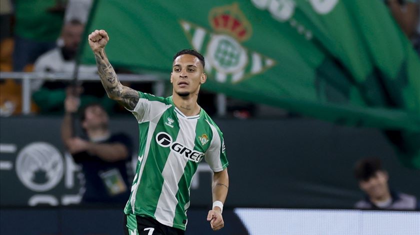 Depois do cinzentismo em Manchester, Antony é feliz no Betis... e recusou o Bayern
