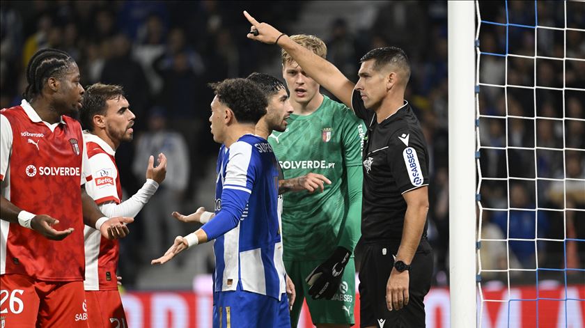 FC Porto multado em 15 mil euros por reação a caso Veríssimo