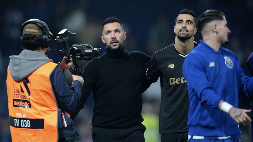 Farioli afugenta interesse em Diogo Costa. "Fechem o aeroporto e as estradas"