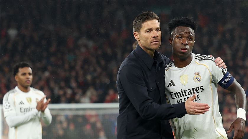 Xabi Alonso despedido pelo Real Madrid