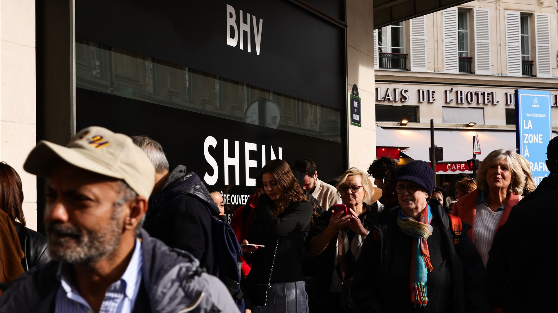 Shein em Paris: Sucesso Explosivo e Polêmica! Mais de 50 Mil Visitantes e a Sombra de Produtos Proibidos