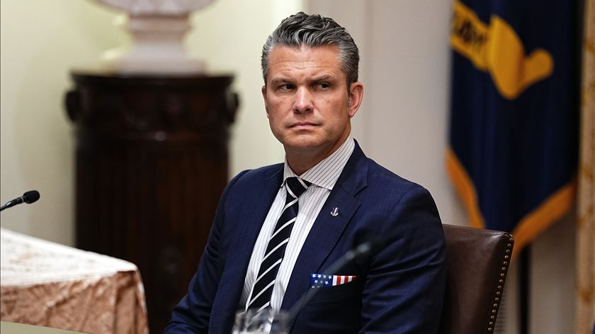 Hegseth diz que não viu sobreviventes antes de ataque fatal a barco de droga