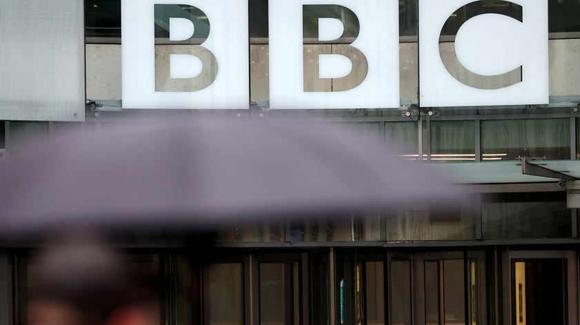 Trump ameaça processar BBC em mil milhões de dólares