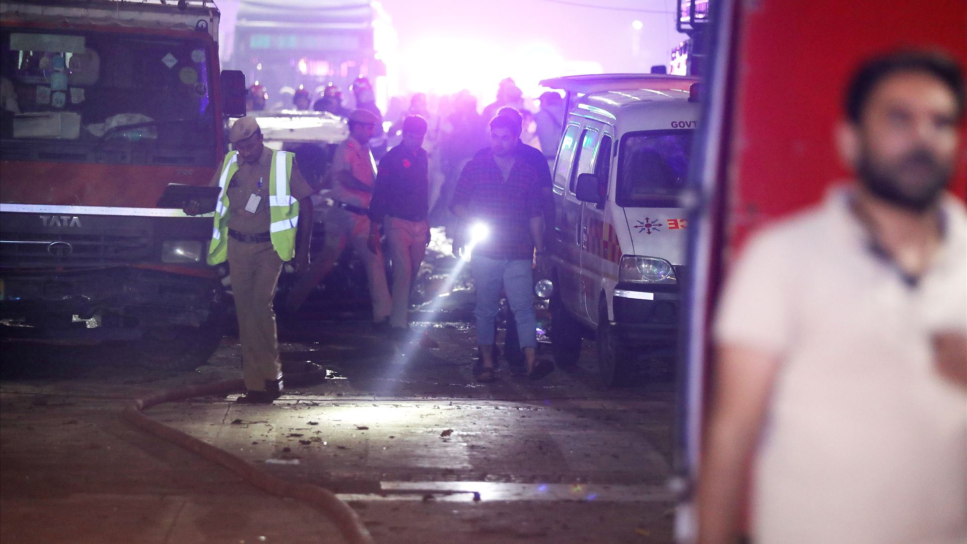 URGENTE: Explosão Devastadora em Nova Deli Deixa um Rastro de Mortos e Choca o Mundo!