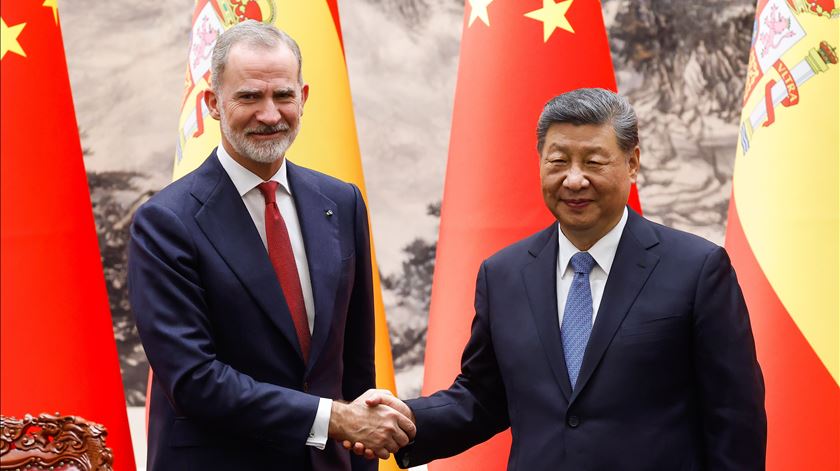 Felipe VI defende diálogo com China sem abdicar dos direitos humanos