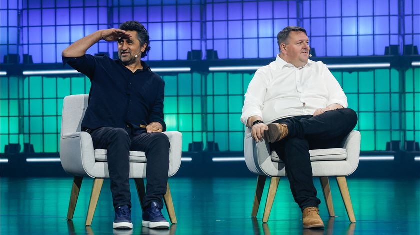 Dá para comprar casa sem ficar a dever dinheiro ao banco?