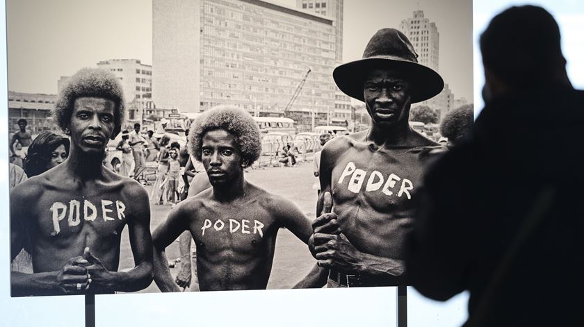 "Complexo Brasil" e o novo Agualusa