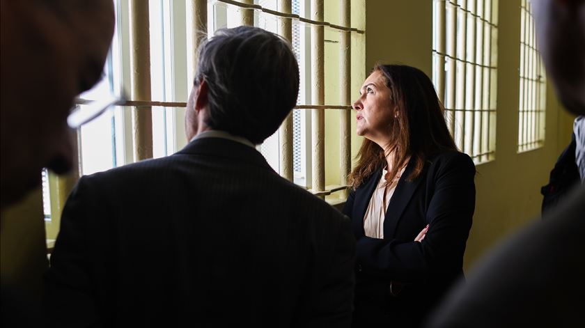 Violência doméstica. Ministra da Justiça anuncia estudo sobre reincidência
