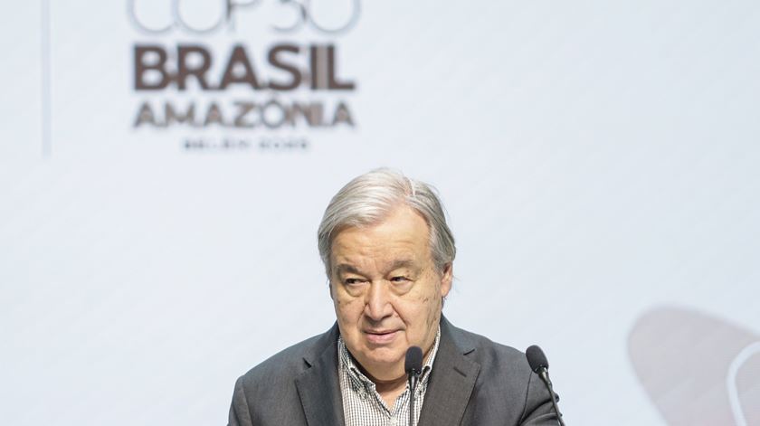 Guterres pede planos claros para transição dos combustíveis fósseis