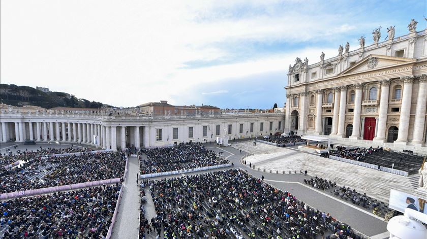 Nota do Vaticano elogia monogamia e também é valida para sacerdotes e celibatários