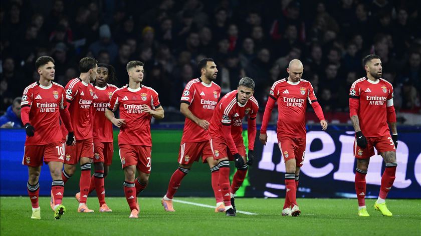 Sporting goleia antes de visitar a Luz
