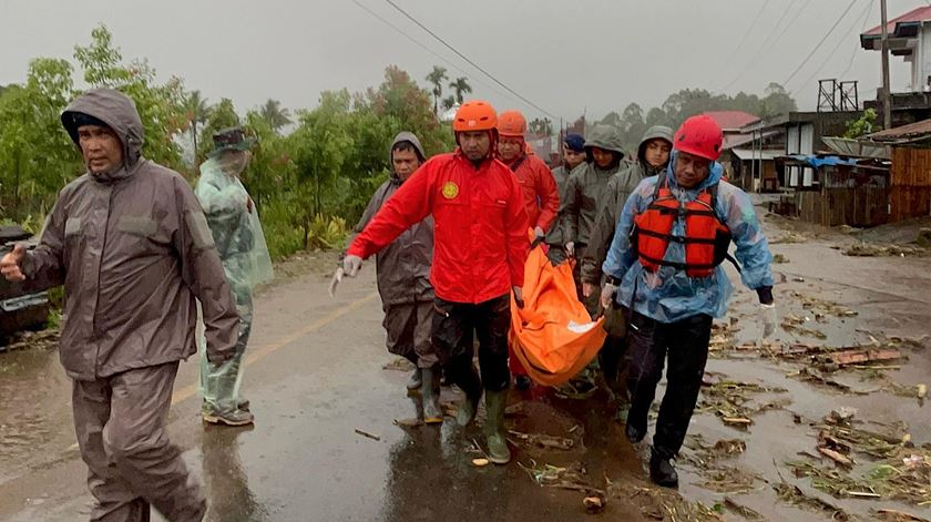 Impacto das cheias na Indonésia Foto: Fazry Ismail/EPA