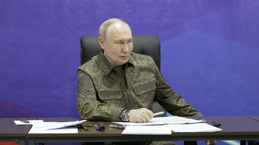 Putin: "Se a Europa quer guerra, a Rússia está pronta"