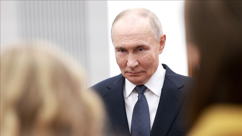 Putin fixa preço da ilha da Gronelândia até aos mil milhões de dólares