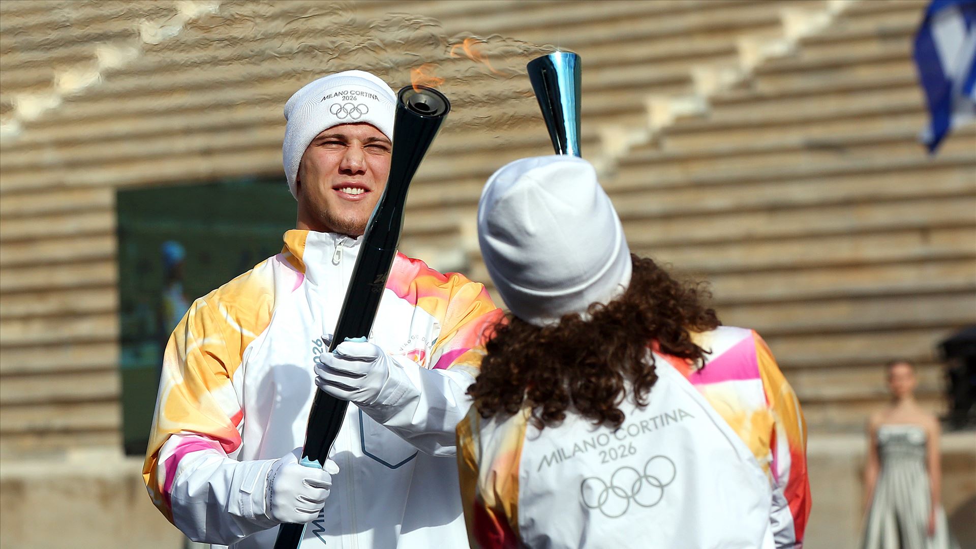 Depois do tradicional périplo pela Grécia, chama dos Jogos de Inverno começa viagem até Milão-Cortina