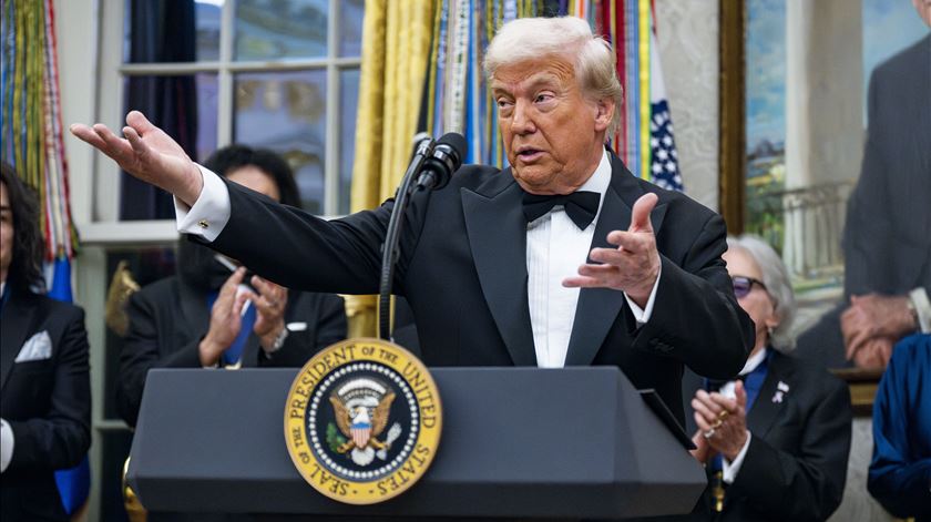 Trump diz estar desiludido com Zelensky por "não ter lido a proposta de paz" dos EUA