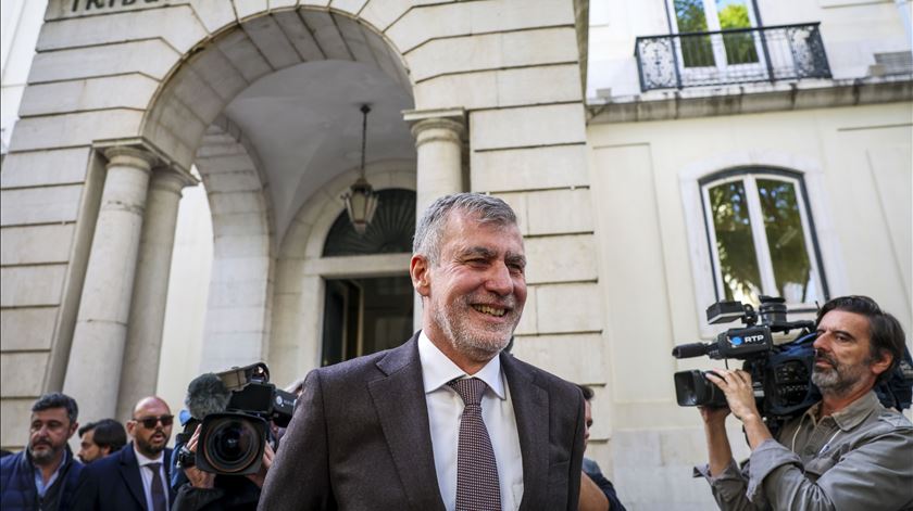 Gouveia e Melo recusa responder a Carneiro e diz que não suspende agenda na greve