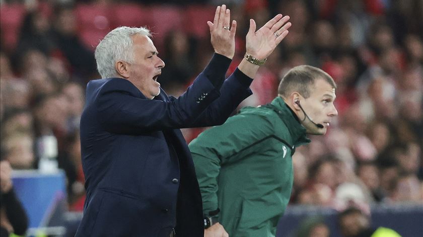 Mourinho. "É uma grande vitória que nos mantém na luta"