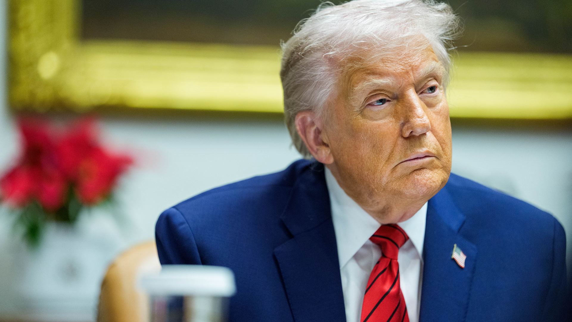 Trump volta a ameaçar com nova operação militar na Venezuela se governo interino "não se comportar"