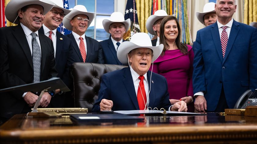 Força coletiva, firmeza e mais tecnologia. Assim deve a Europa responder a Trump?