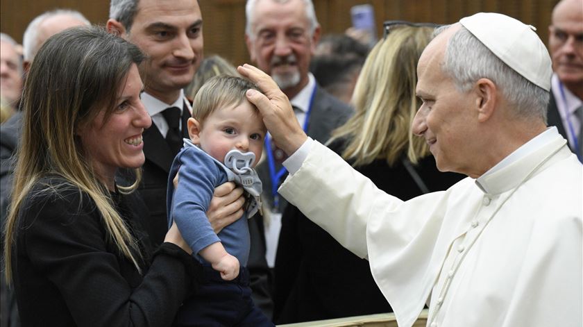 Papa aos diplomatas: "Quem se cansa de dialogar, já não espera a paz"