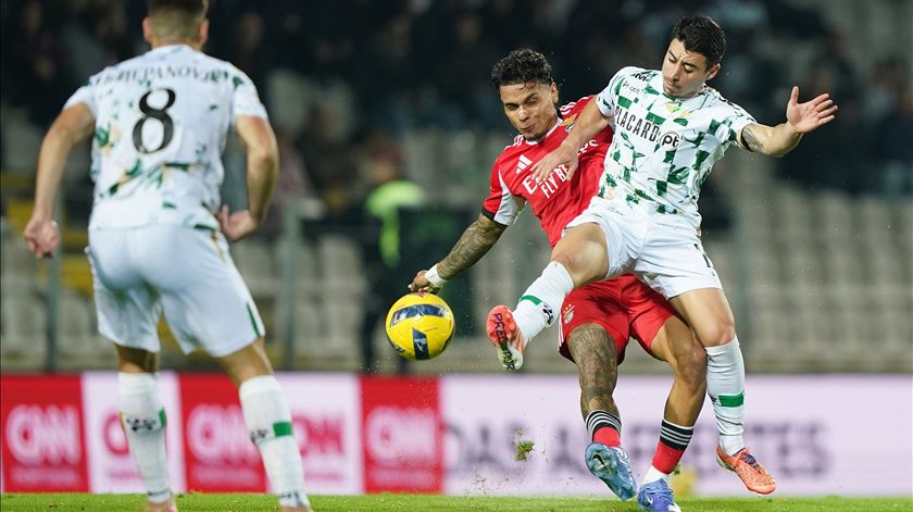 Vasco Sousa com fratura do perónio