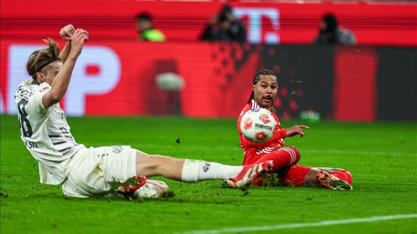 Bayern Munique empata com “lanterna vermelha”