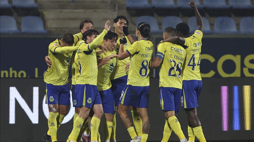 Arouca dá pontapé na crise e vence Alverca