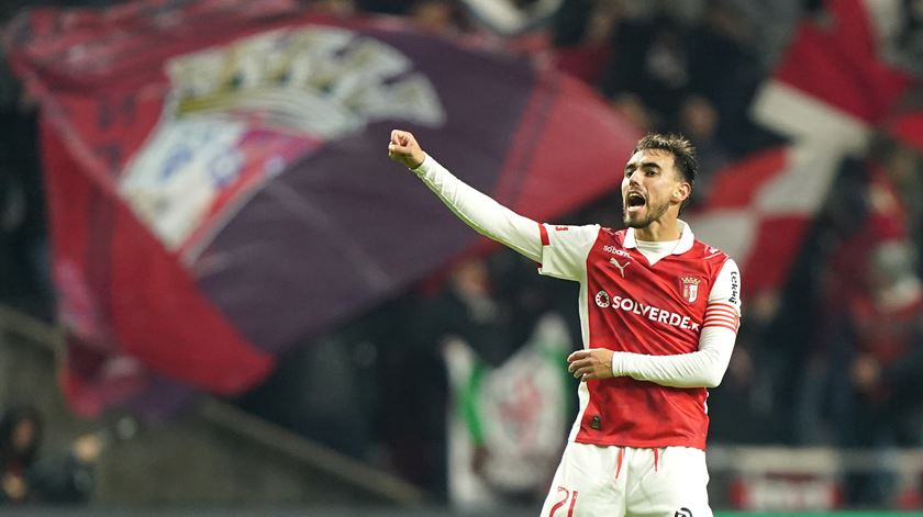 Magia de Moutinho e Ricardo Horta dá a vitória ao Braga frente ao Santa Clara