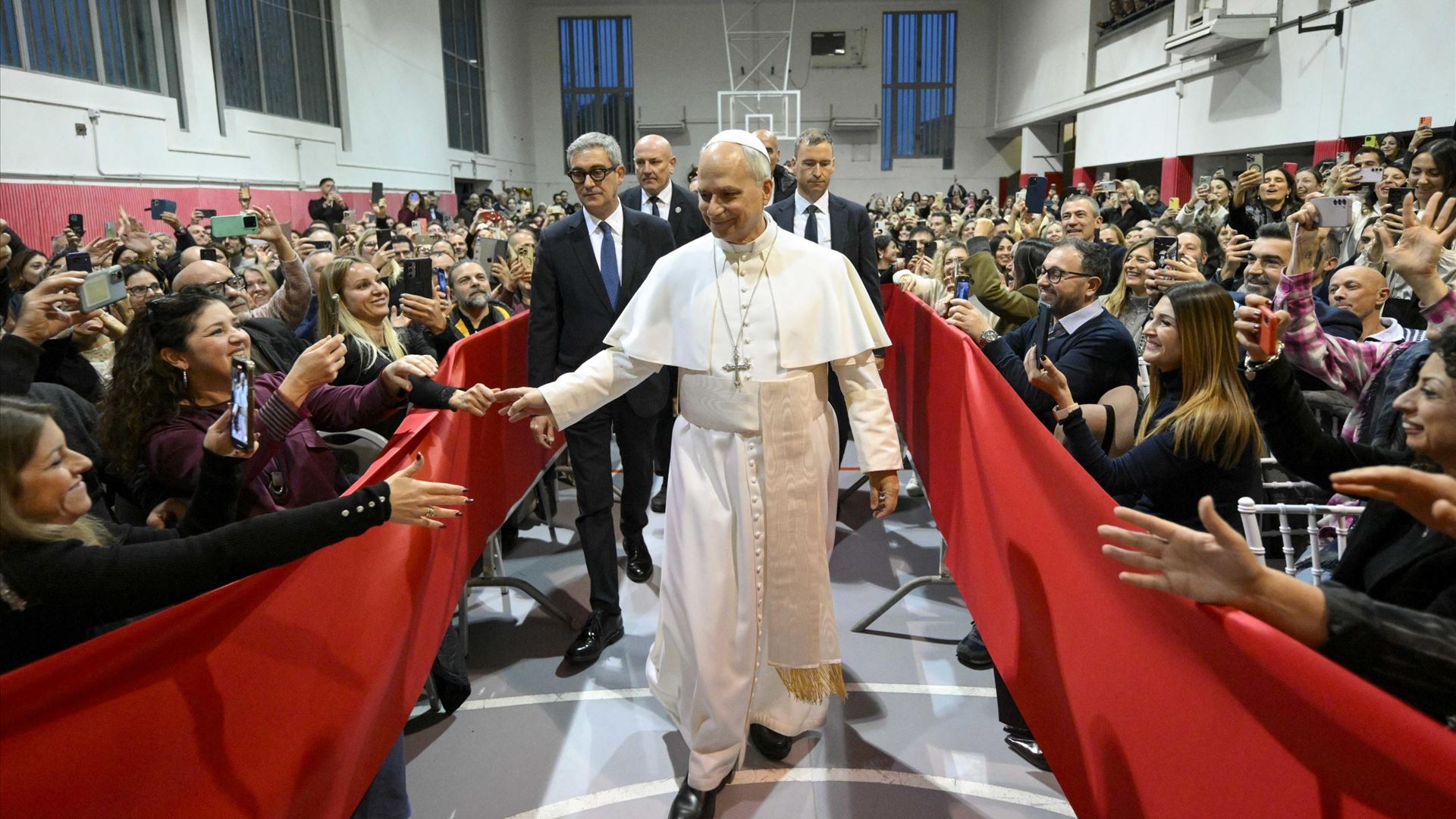 Papa defende urgência de 