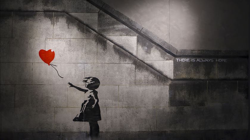 Investigação revela a verdadeira identidade de Banksy após décadas de mistério Investigação revela a verdadeira identidade de Banksy após décadas de mistério