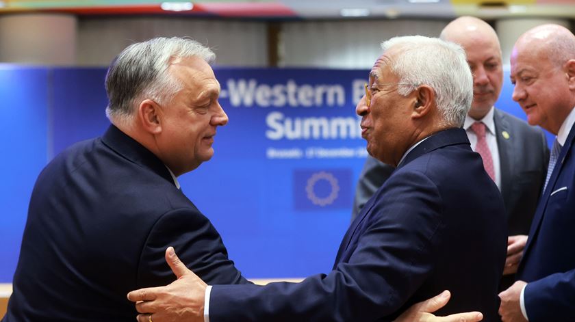 Hungria bloqueia sanções à Rússia, Costa escreve carta a Orbán