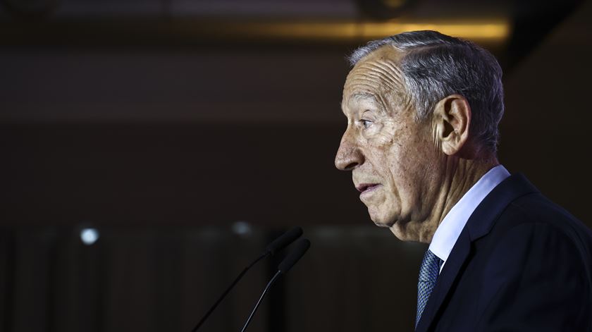 Marcelo promulga prorrogação da concessão de casinos registando que Montenegro não participou na decisão