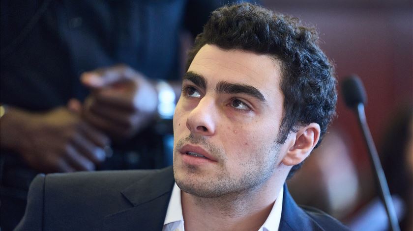 Luigi Mangione não vai enfrentar pena de morte por matar CEO da UnitedHealthcare