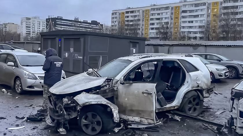Carro armadilhado mata general russo em Moscovo
