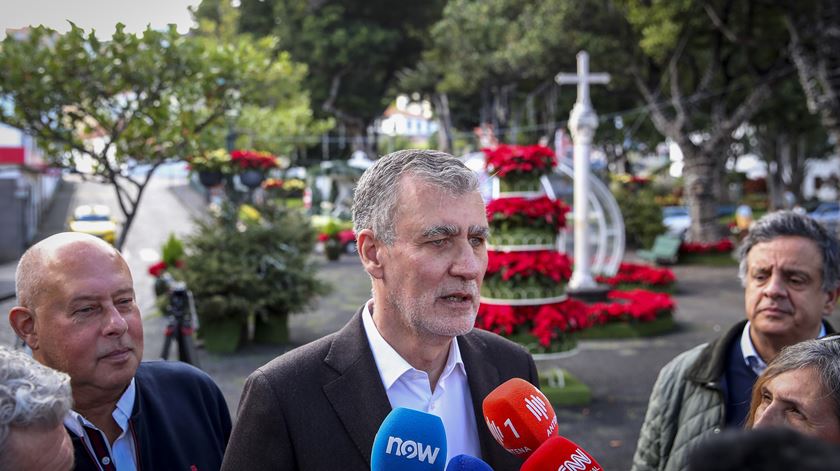 Gouveia e Melo volta a questionar clientes e interesses defendidos por Marques Mendes