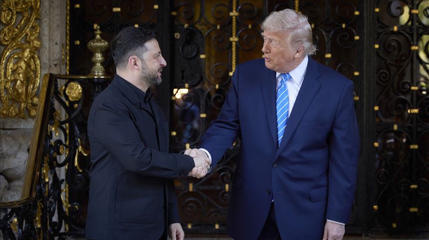 Zelensky garante estar pronto para reunir com Putin "em qualquer formato"