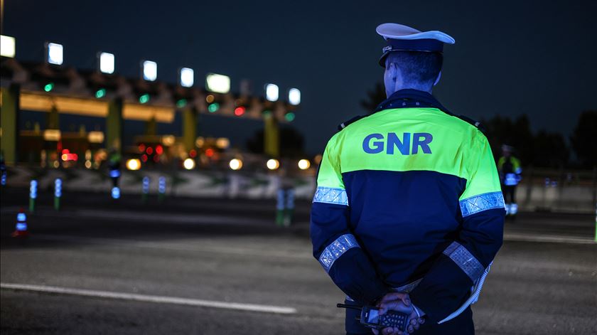 Saída para Alverca cortada na A1 no sentido Lisboa-Porto devido a acidente