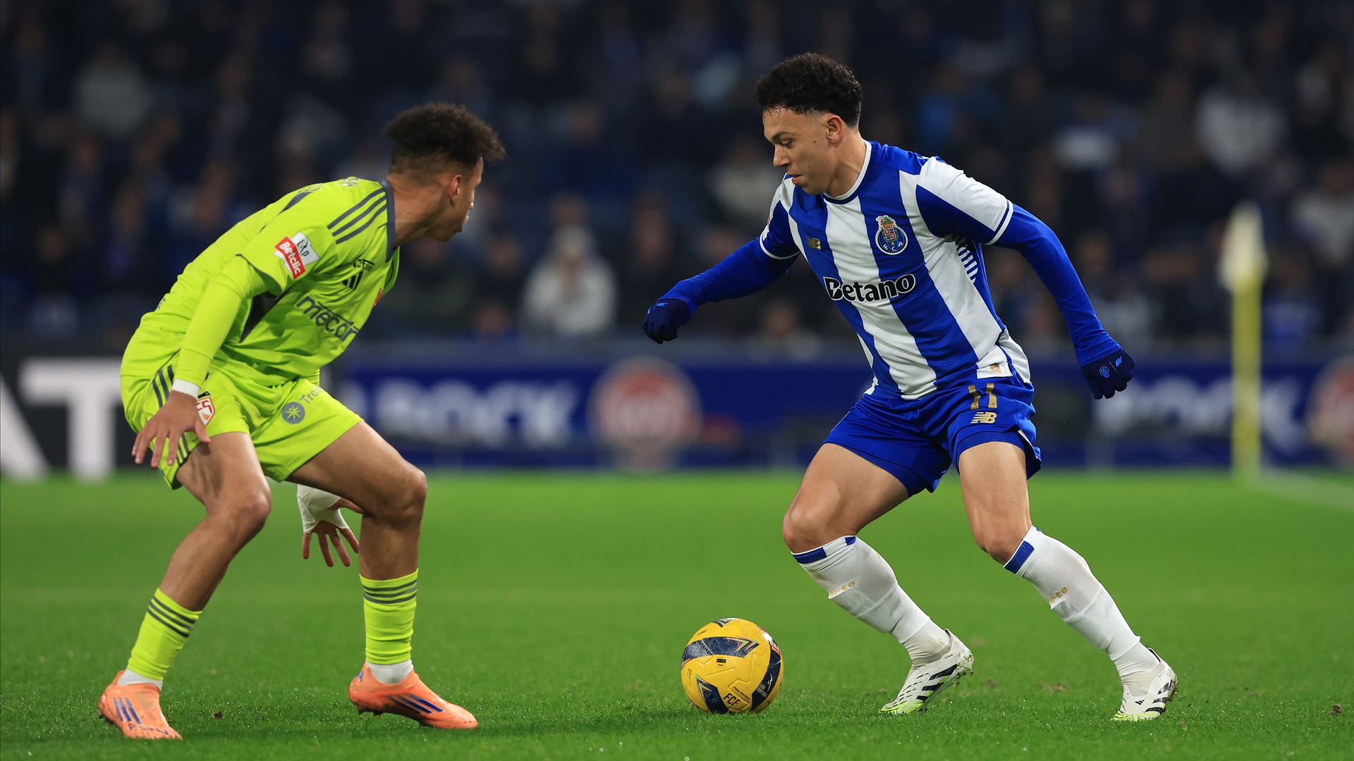 Horários da jornada 33. Aves-Porto no sábado, Benfica-Braga e mais seis jogos na segunda-feira