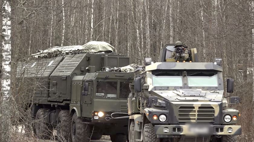 Putin dá ordem para "colocar armas nucleares" na fronteira com a União Europeia
