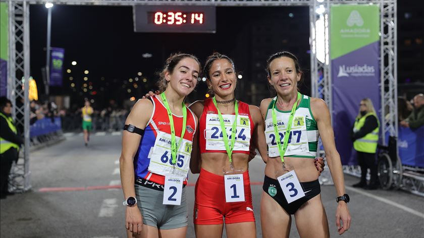 “A prova é muito dura”: dois estreantes triunfam na São Silvestre da Amadora