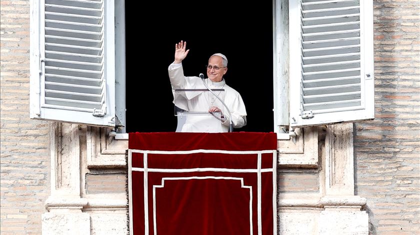 Papa reza "pela paz entre as nações ensanguentadas por conflitos e miséria"