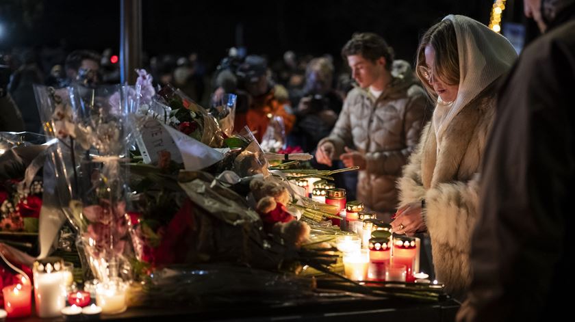 ​Suíça identifica primeiras vítimas do incêndio. Têm entre 16 e 21 anos