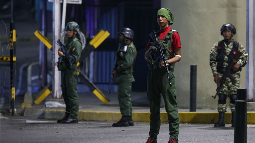 EUA atacam Venezuela. Explosões registadas em Caracas e três outras regiões do país