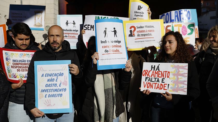 Ensino especial: colégios admitem fechar perante situação financeira insustentável Ensino especial: colégios admitem fechar perante situação financeira insustentável
