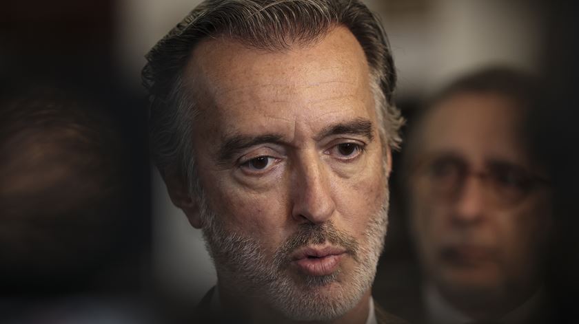 Críticas com amor se paga. Cotrim quer todo o PSD e diz que “representa” o reformismo de Cavaco