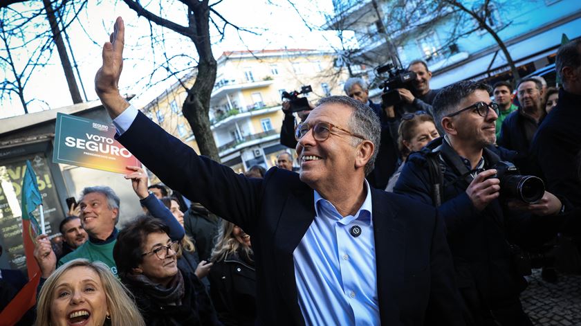 Seguro lidera nova sondagem de segunda volta com 70% de intenções de voto