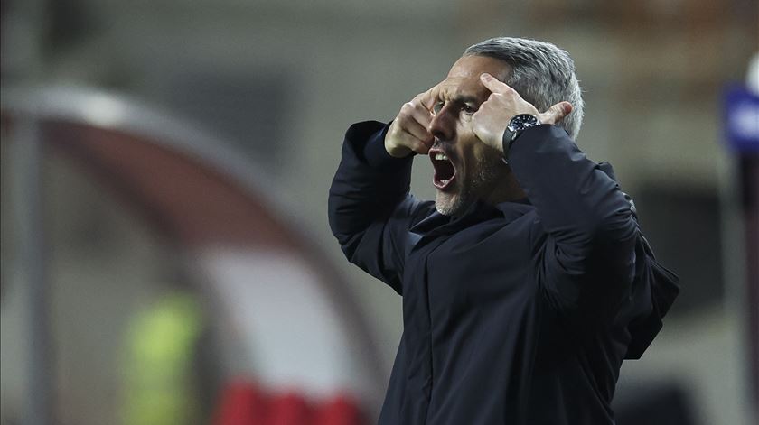 Carlos Vicens recusa favoritismo na Taça da Liga: "O Vitória é uma equipa em crescimento"